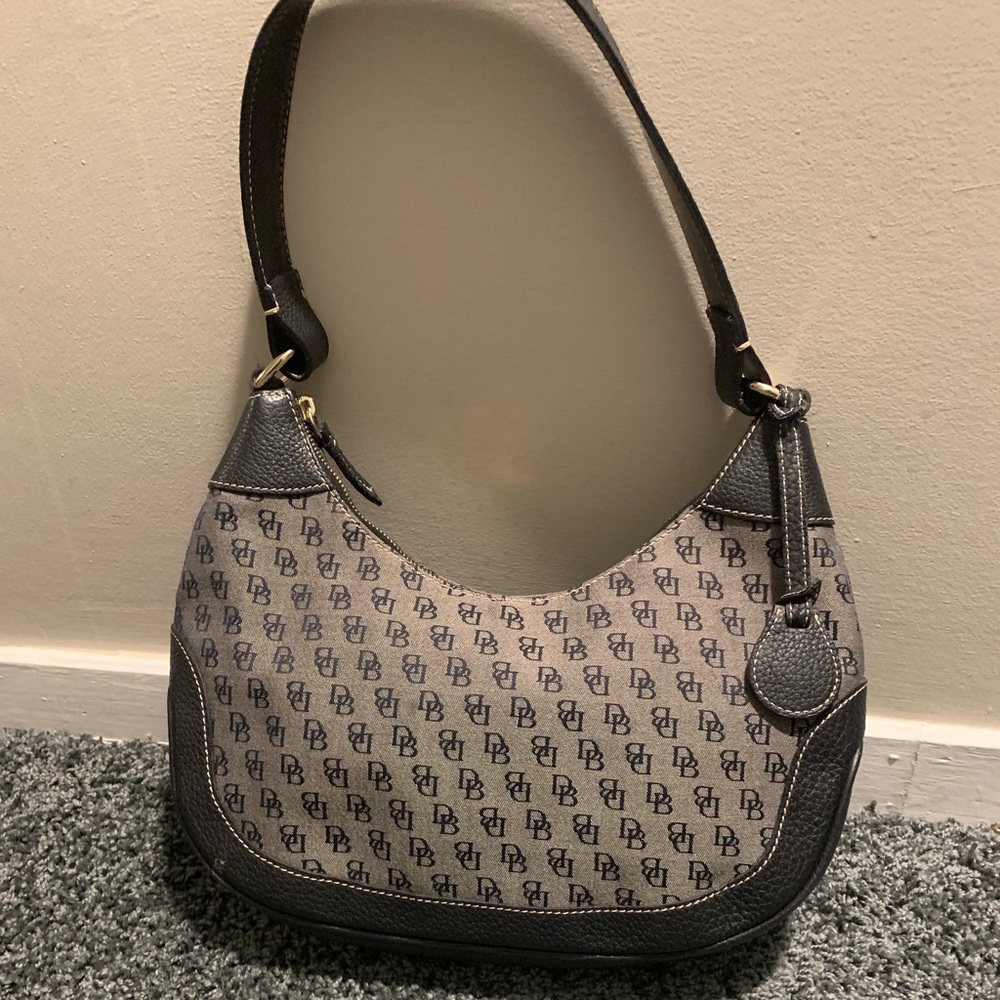 Small Dooney and Burke handbag ha
